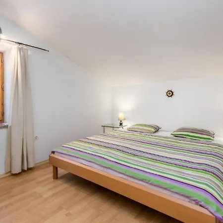 Διαμέρισμα Tin 2