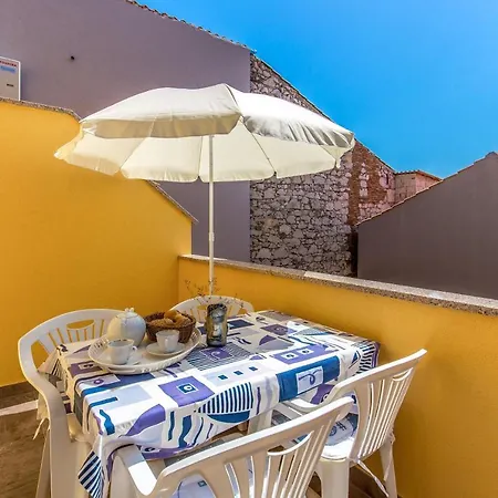 Διαμέρισμα Tin 2