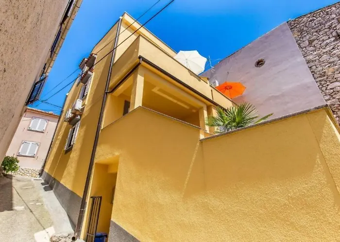 Tin 2 Daire Vrbnik (Primorje-Gorski Kotar)