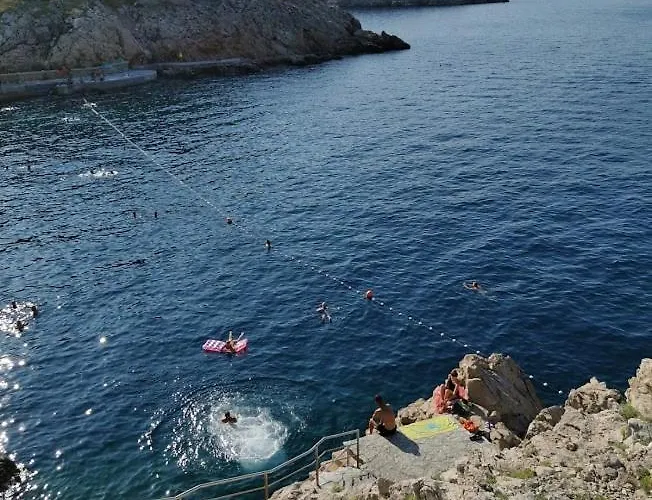 Tin 2 Daire Vrbnik (Primorje-Gorski Kotar)